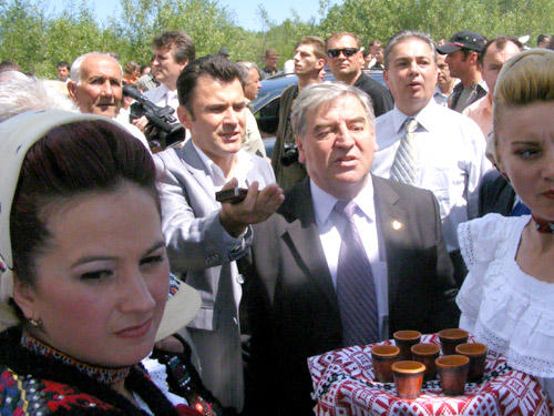 Foto Traian Basescu - Tanjaua de pe Mara (c) eMaramures.ro